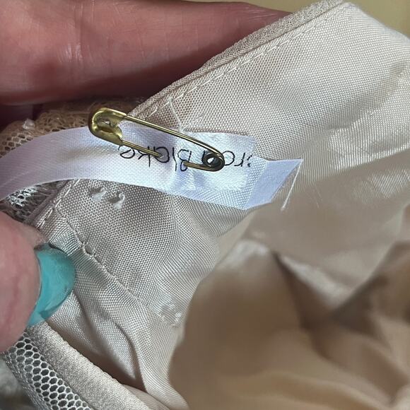 Cameron Blake Gown Formal Beige Silk Beaded Sequin Mother of Bride Feminine 10 - Picture 10 of 13